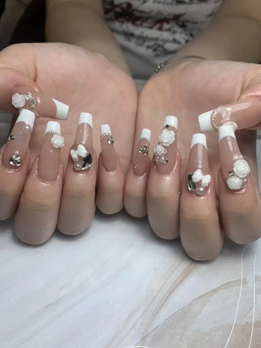 ネイル 氷ネイル・うるうるネイル マットネイル ニュアンスネイル リボン 夏ネイル ハンドネイル rina nailのネイルデザイン