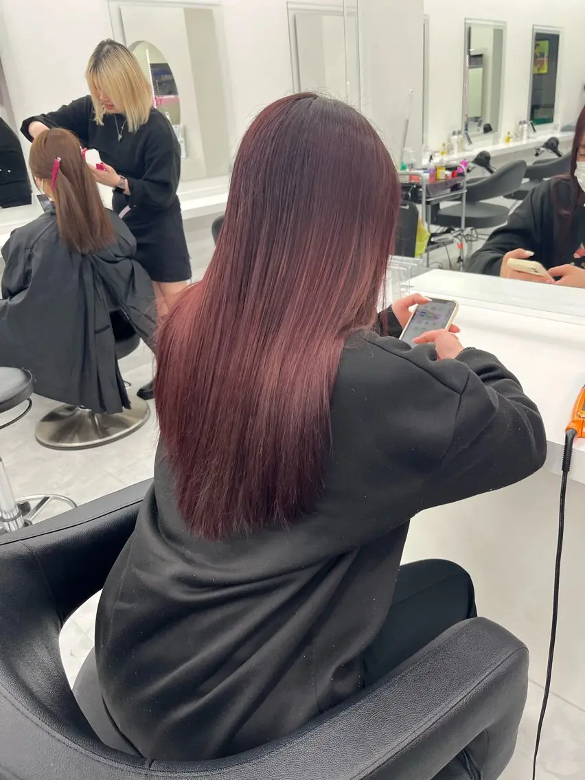 ロング カラー カシス レッドカラー ヘアカラー 💖トレンド春夏 カラー💖FUTAのヘアスタイル