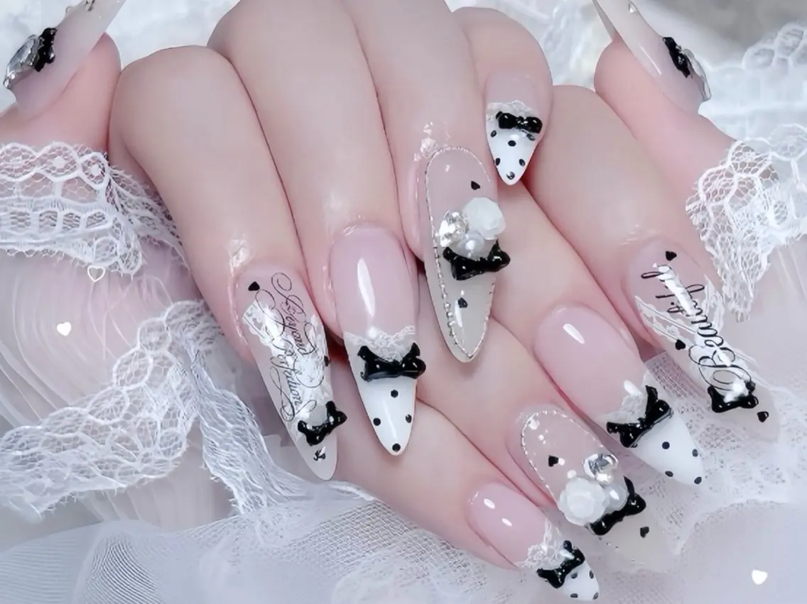 ネイル 韓国ネイル マグネットネイル 持ち込み ニュアンスネイル シンプルネイル ハンドネイル Huyn Nail Shinjyukuのネイルデザイン
