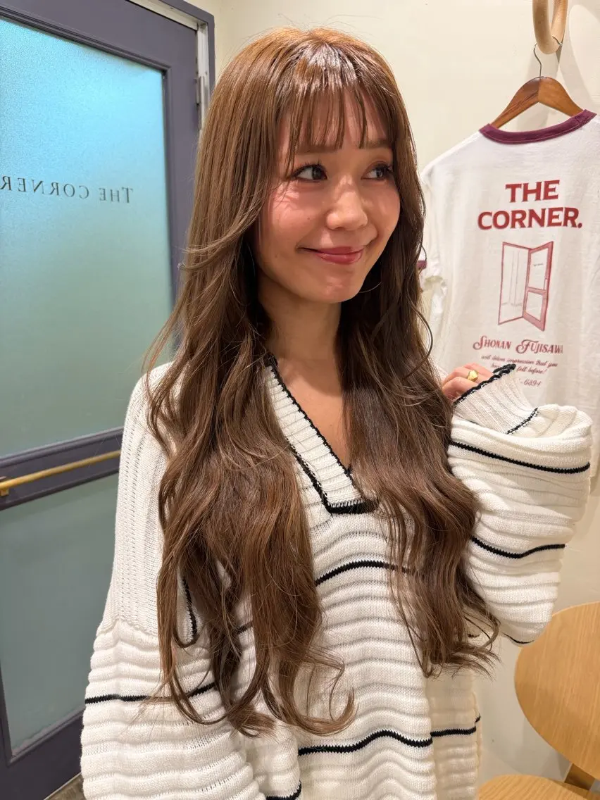 ロング カラー アッシュ ブリーチ ケアブリーチ 透明感カラー デザインカラー THE CORNER / NOZOMIのヘアスタイル