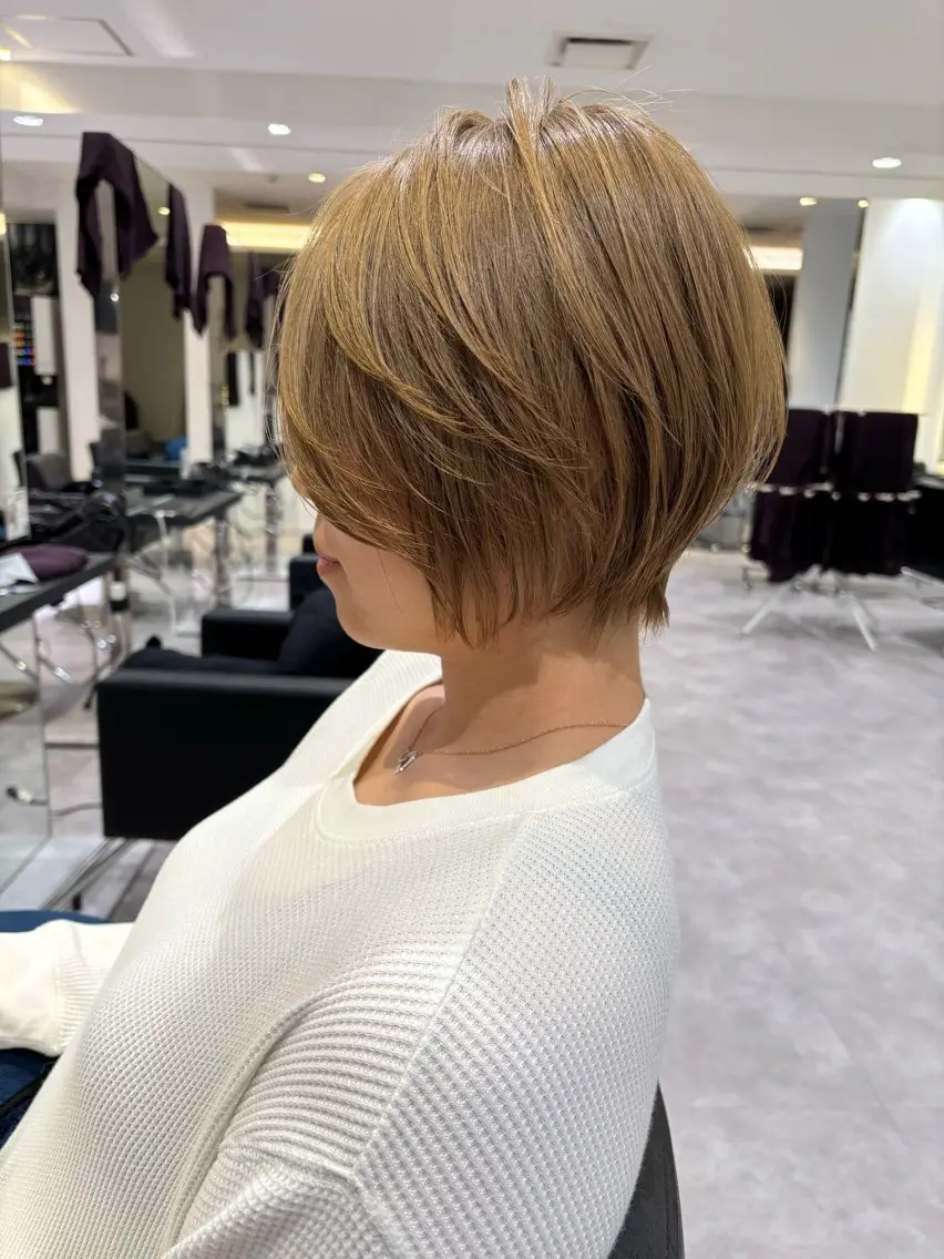 ショート 【表参道】小顔ショー ト /丸みボブ/荒砂のヘアスタイル