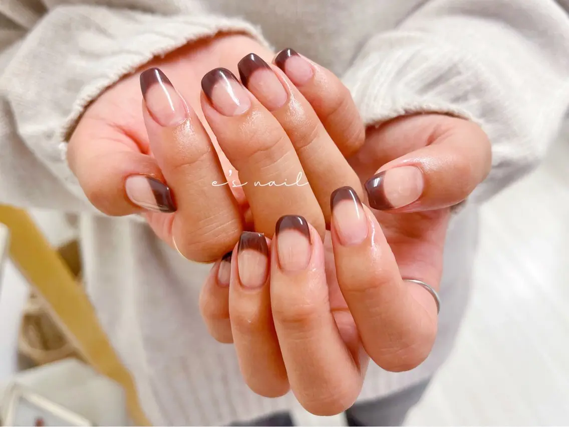 ネイル フレンチネイル e’s nail Lumièreのネイルデザイン