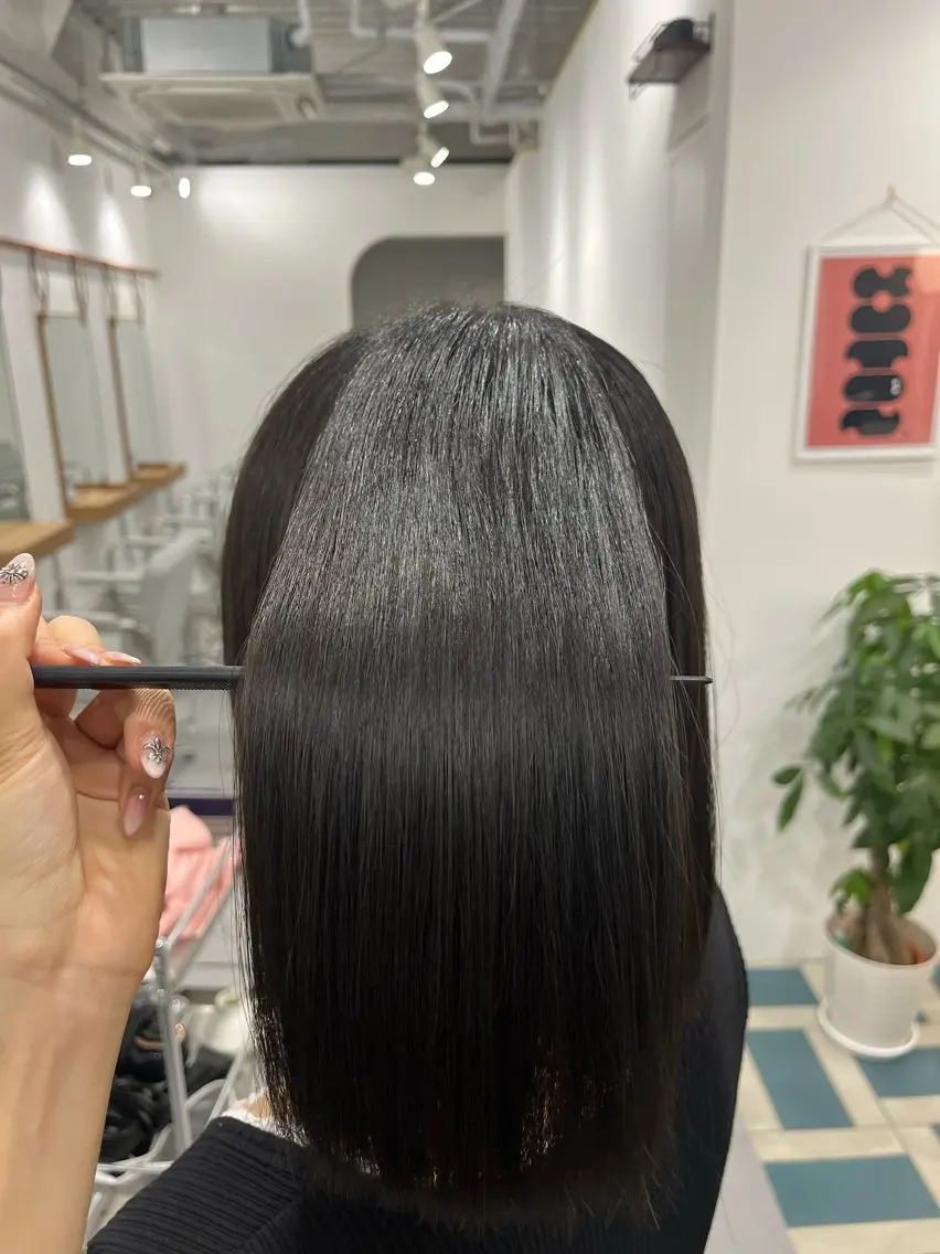 【4月限定❣️】酸性ストレートでうる艶ストレート髪に🫧🌷前髪だけ、気になる部分だけでも◎ ¥22000→¥13000の写真