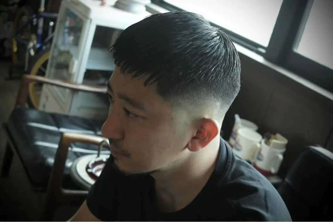 メンズ フェードカット メンズパーマ 濡れパン スキンフェード スペインカール 平山 翔也のヘアスタイル