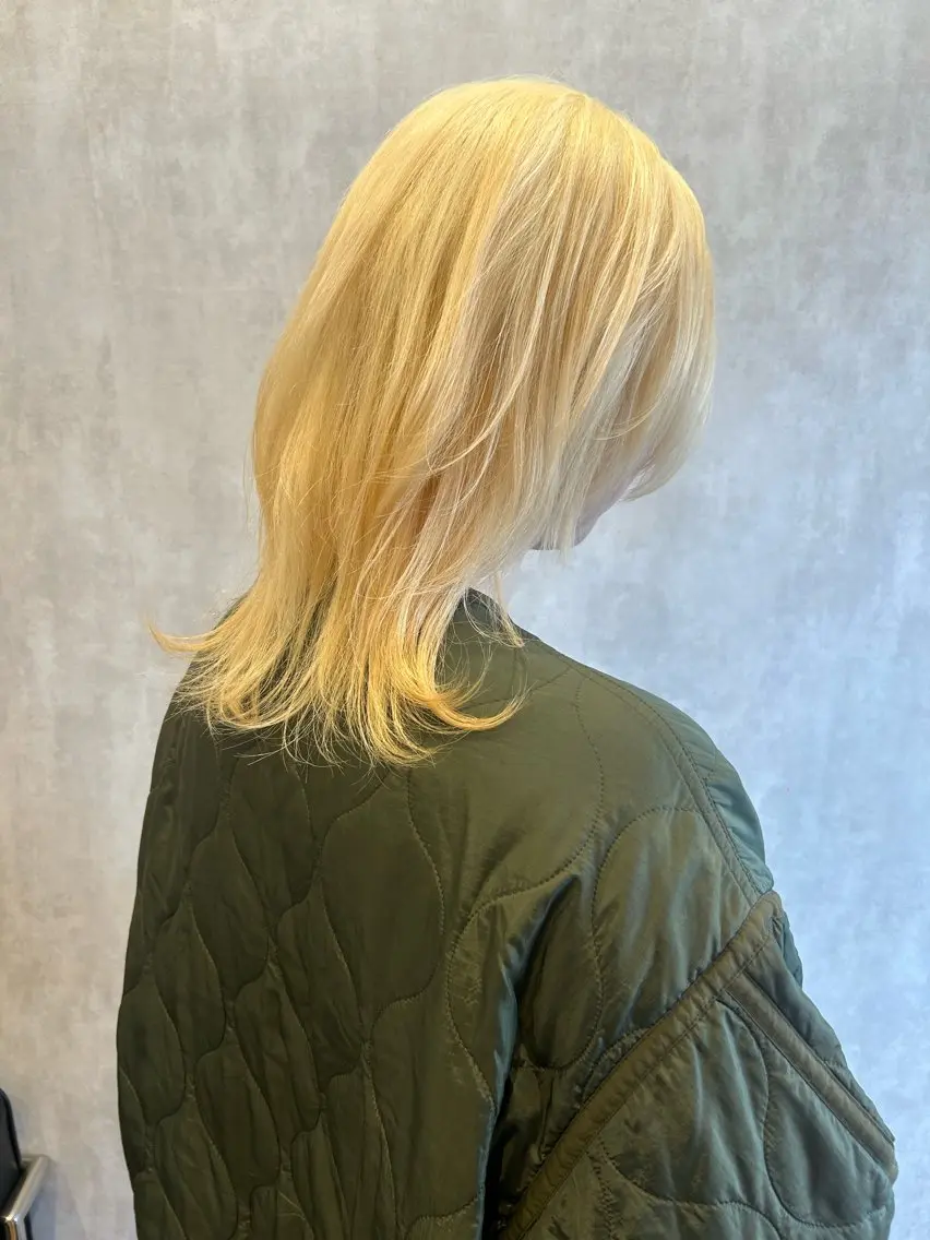 セミロング 🌵オカモト 🌵のヘアスタイル