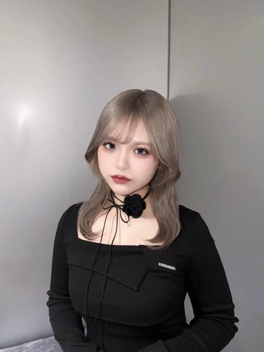 セミロング カラー グレージュ ミルクティーグレージュ カット ヘアカラー トリートメント レイヤー/ブリーチ/ エクステ💫ひかるのヘアスタイル