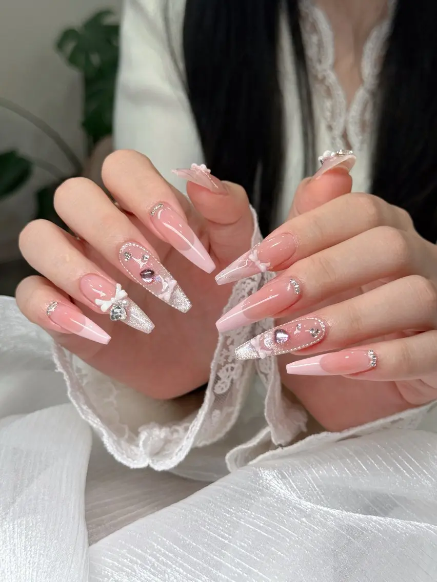 ネイル チークネイル フレンチネイル グラデーション 韓国ネイル マグネットネイル ハンドネイル HANA NAILSのネイルデザイン