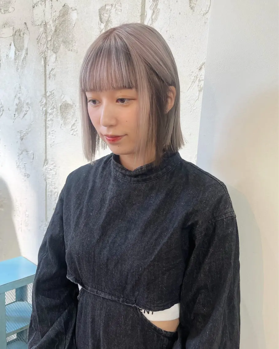ショート カラー ベージュカラー インナーカラー ホワイトベージュ ハイトーン🦢 Natsumiのヘアスタイル