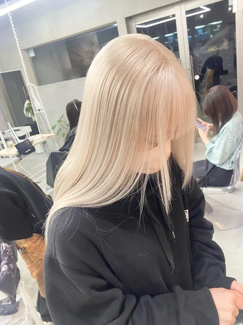 セミロング カラー ヘアカラー 前橋 姫奈のヘアスタイル