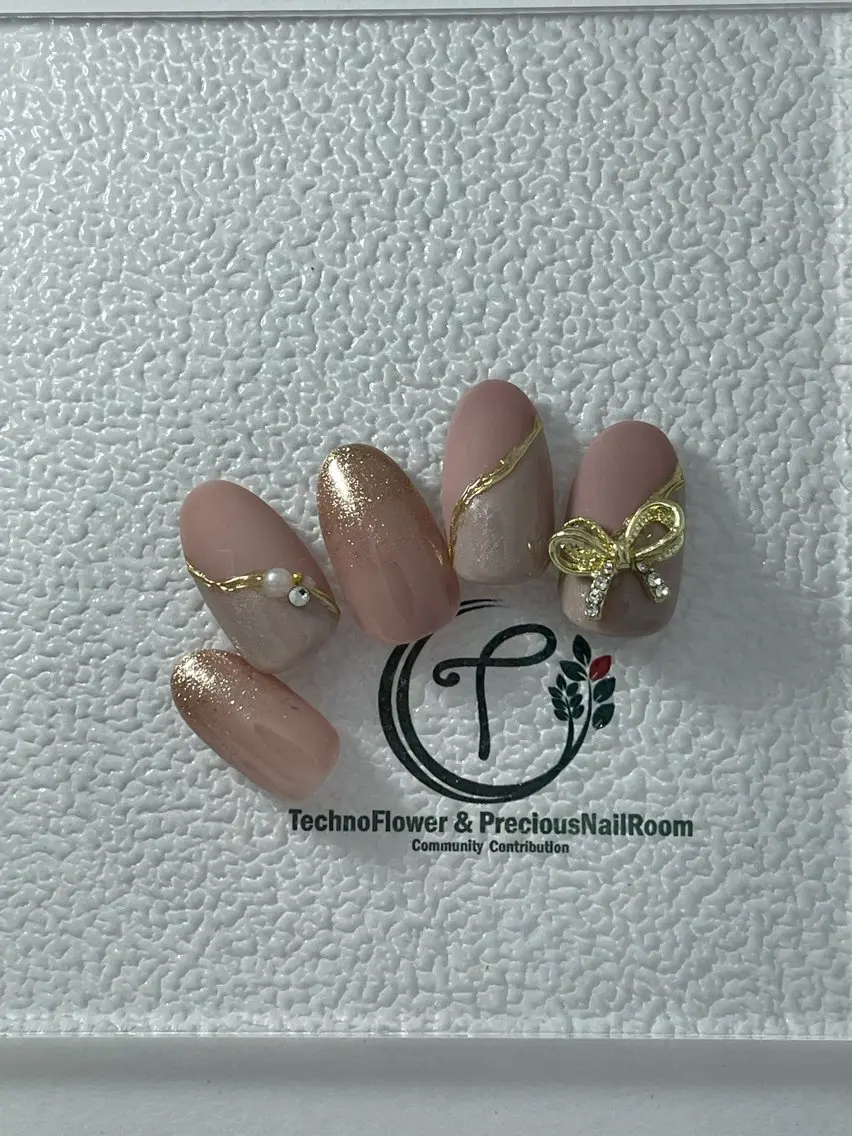 ネイル ハンドネイル precious nail roomのネイルデザイン
