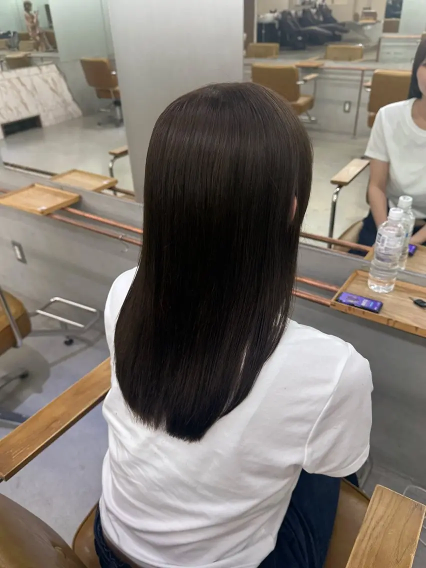 セミロング カラー 透明感カラー ヘアカラー 小山 栞奈のヘアスタイル
