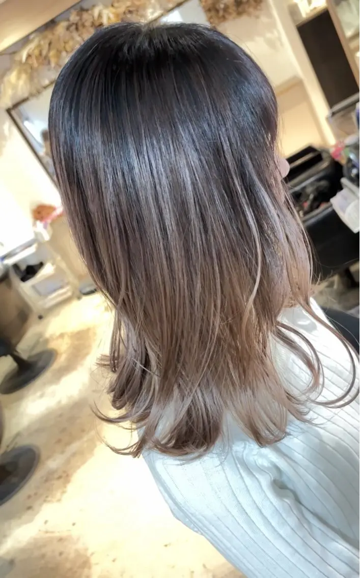 ミディアム カラー カット ヘアカラー ギャルの革命児 秀斗のヘアスタイル