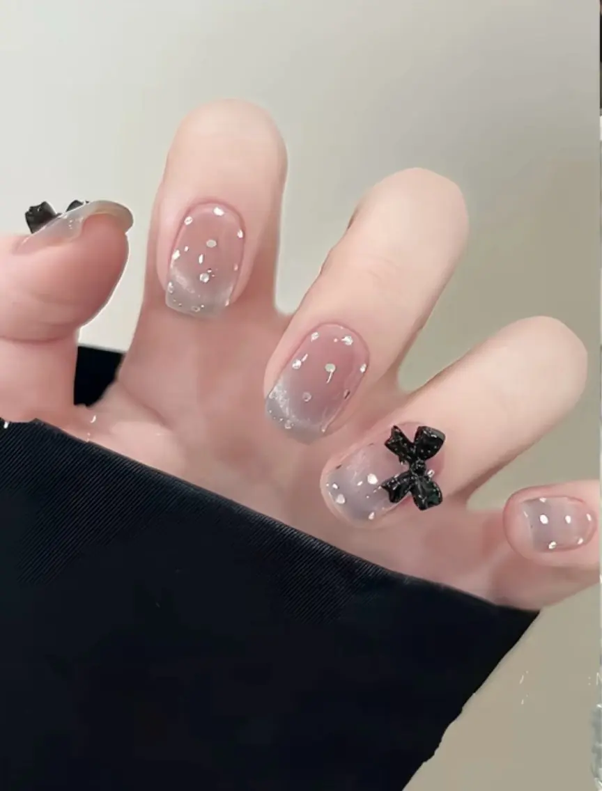 ネイル チークネイル 長さ出し フラワーネイル フレンチネイル ガーリー sun nail池袋 モデル募集のネイルデザイン