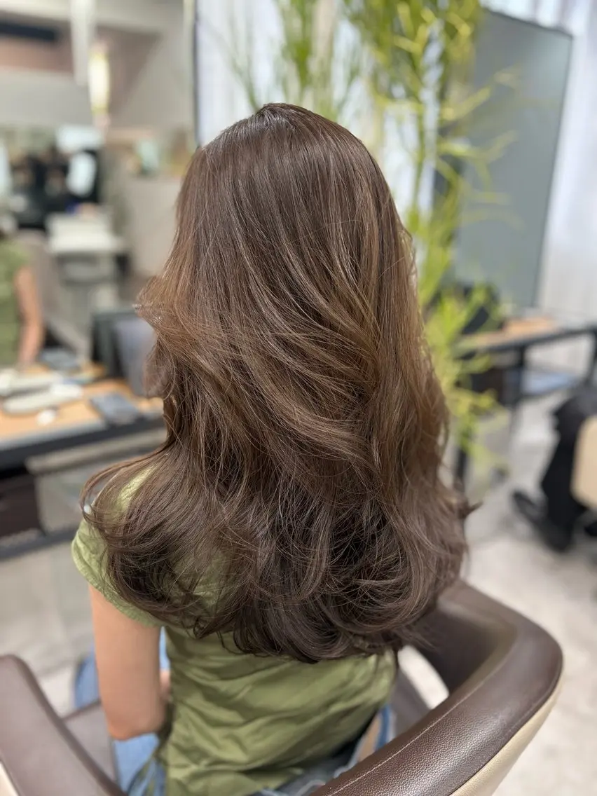 セミロング カット ヘアカラー CLETO Licaのヘアスタイル