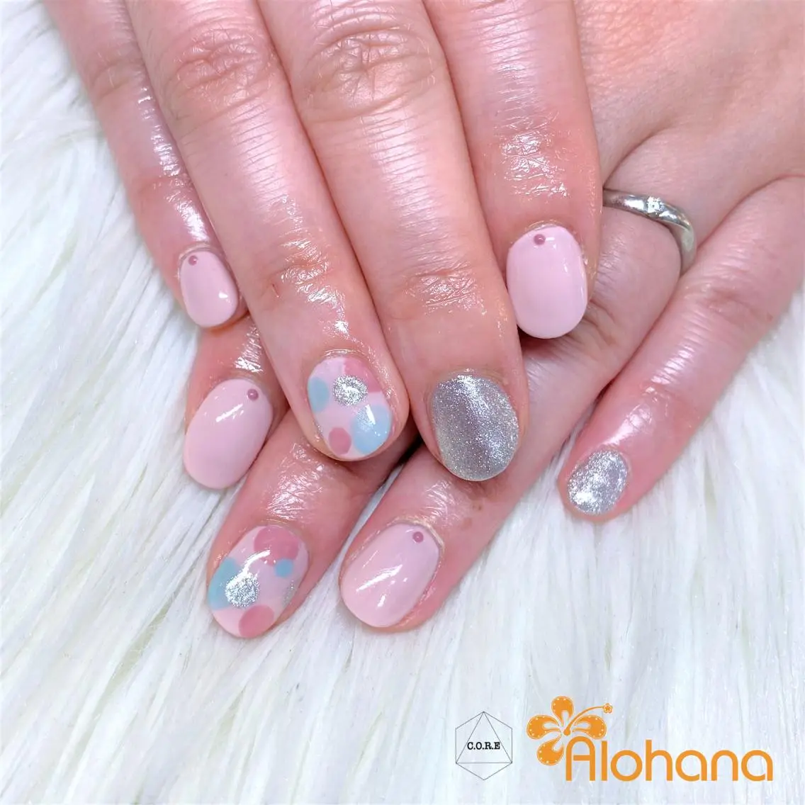 ネイル ドット ラメ(グリッター) ラメグラデーション Alohana Minaのネイルデザイン