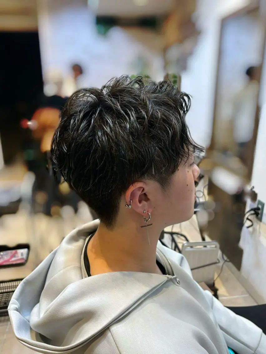パーマ メンズ アップバング メンズパーマ スパイラルパーマ 山本 ひかりのヘアスタイル