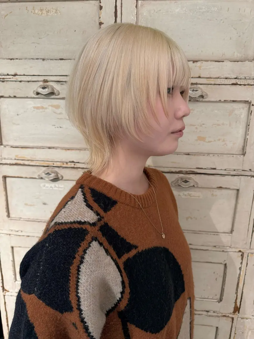 ミディアム カラー ブロンド カット ヘアカラー RorriM natsuのヘアスタイル