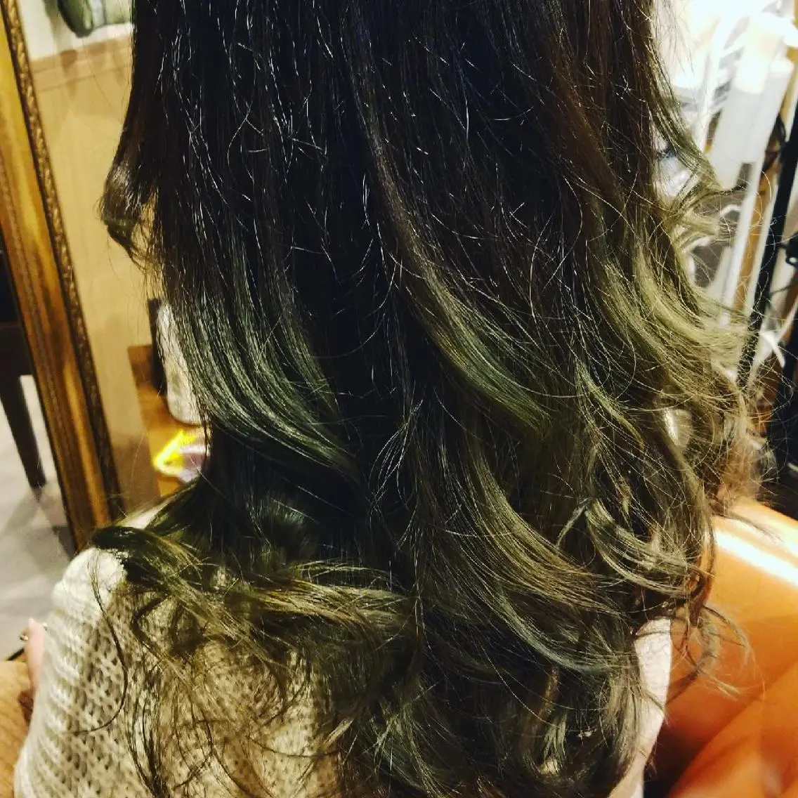 ロング カラー アディクシーカラー バレイヤージュ イルミナカラー 外国人風カラー レイヤーカット spa hair ark 富井直美のヘアスタイル