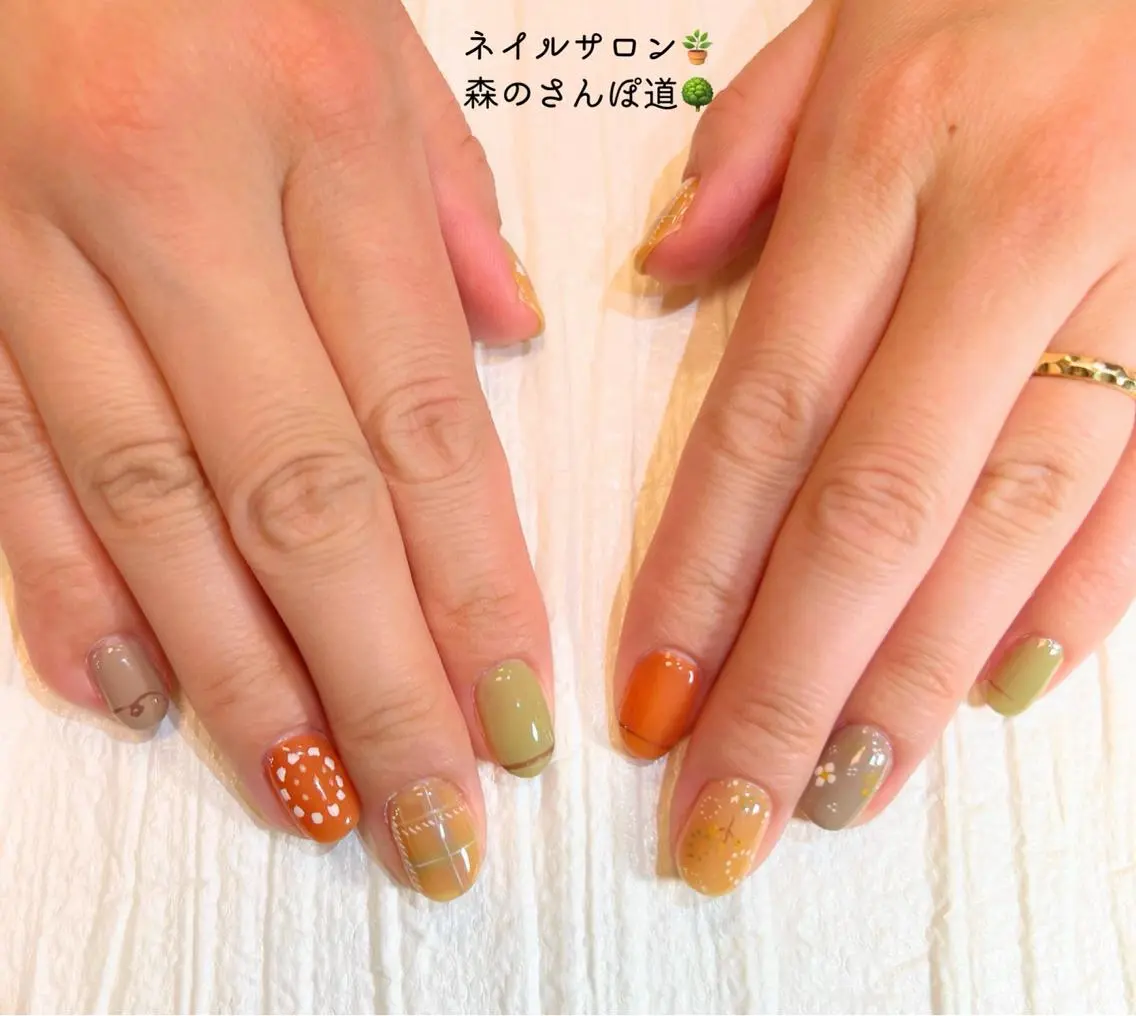ネイル ハンドネイル ショートネイル 森のさんぽ道のネイルデザイン