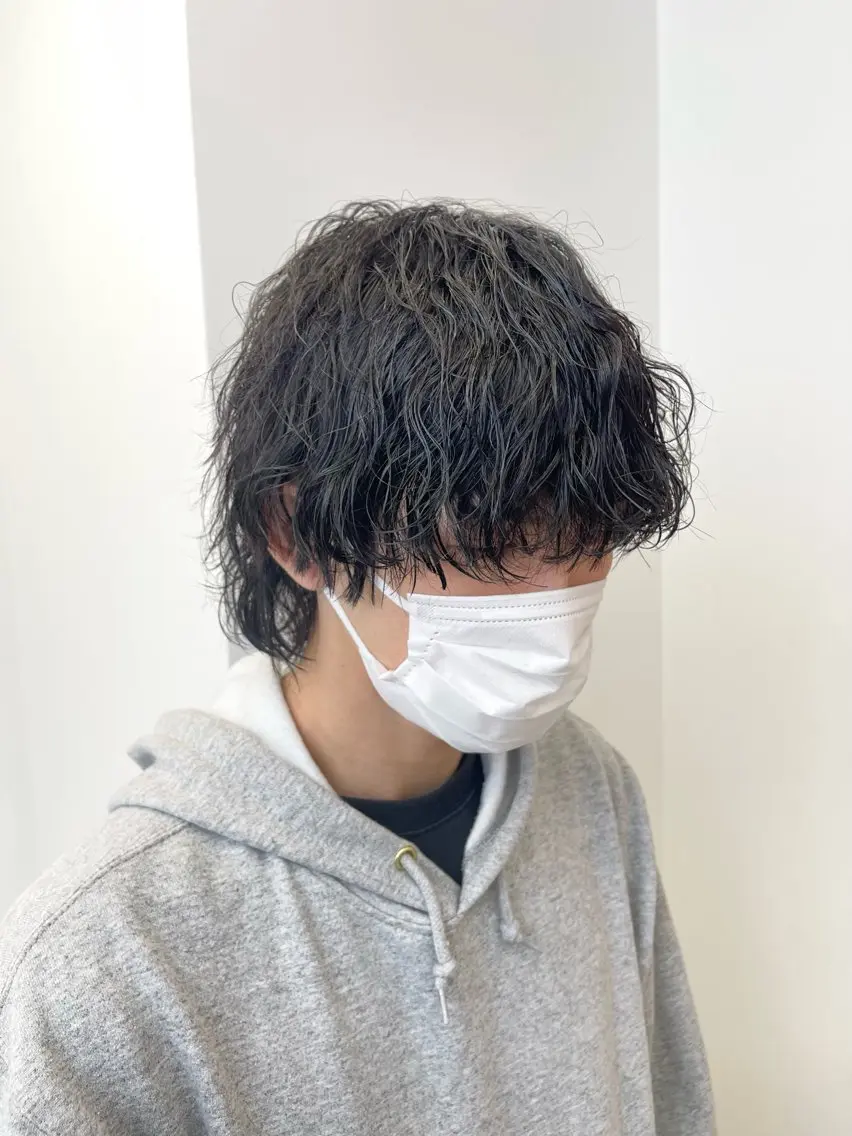 パーマ メンズ メンズパーマ 波巻きパーマ メンズウルフカット ウルフカット 蜂須賀🐝縮毛矯正 ストレートパーマのヘアスタイル