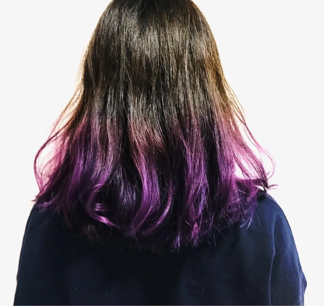セミロング カラー ブリーチ グラデーションカラー パープルカラー 長谷川 誠志のヘアスタイル