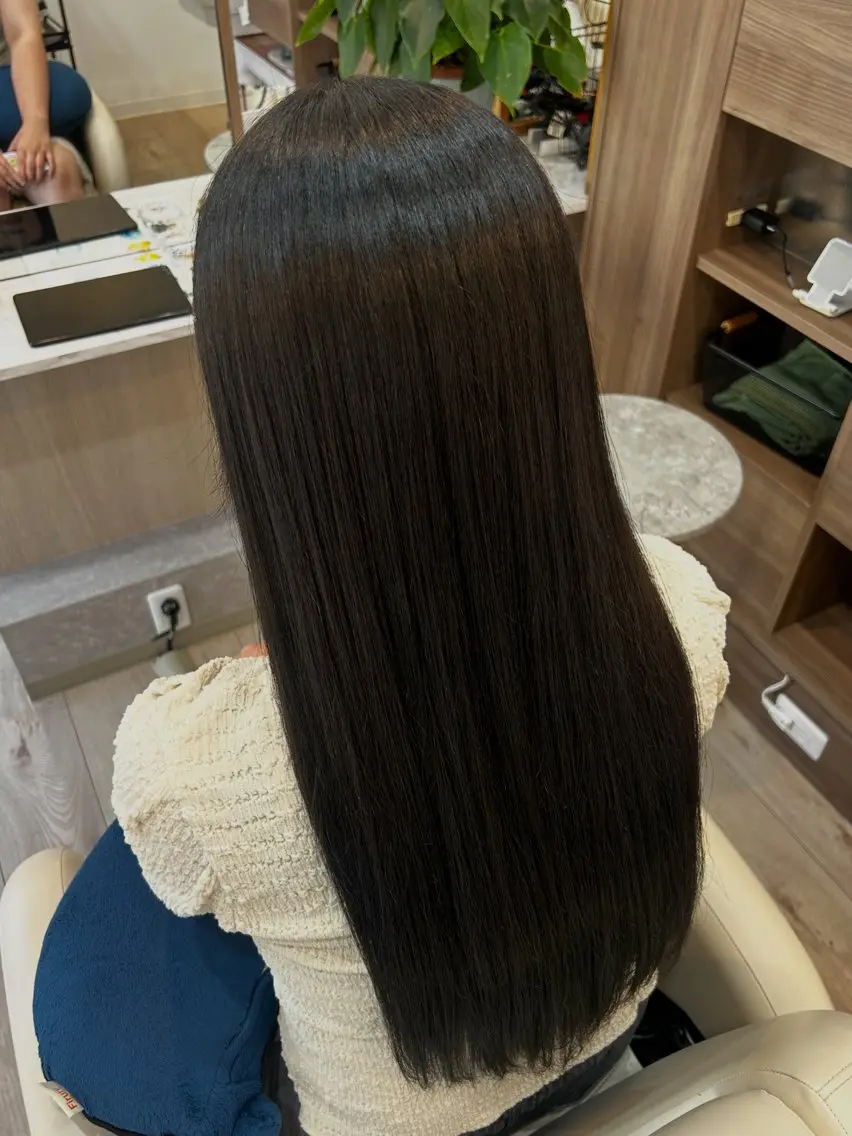 カラー 黒髪 ブルーカラー ブルーブラック 鈴木 里緒のヘアスタイル