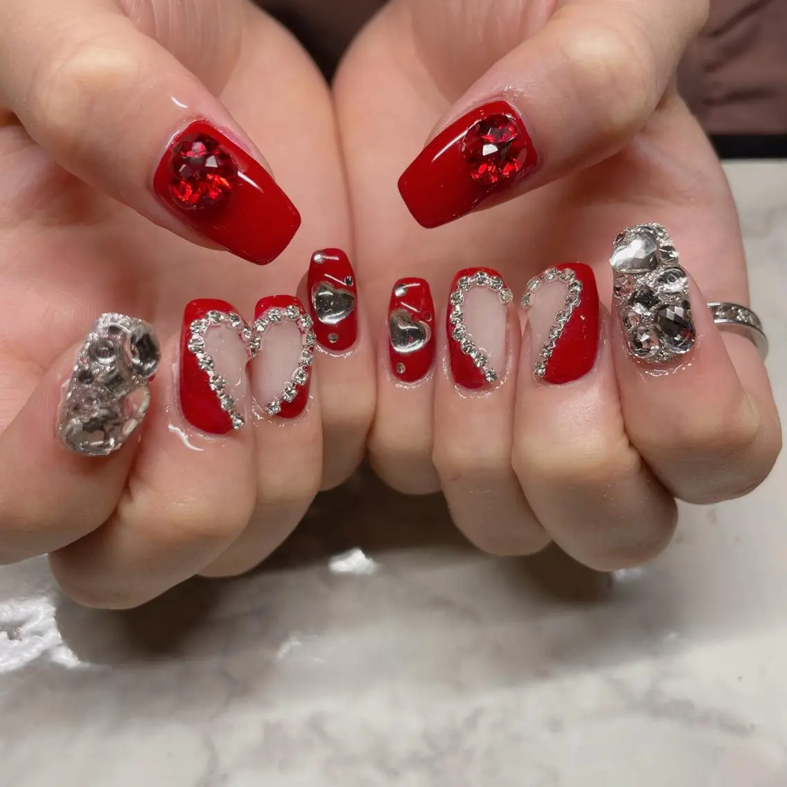 ネイル 赤色 ハンドネイル RANUN nailのネイルデザイン