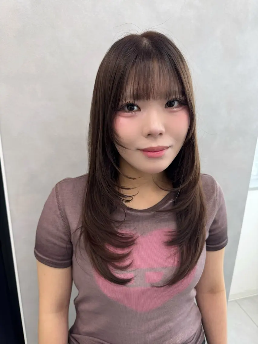 ロング カラー ベージュカラー ブリーチ 透明感カラー フォギーベージュ レイヤーカット カット ヘアカラー トリートメント 透明感カラー ボブ ミディアム 齊木勇人のヘアスタイル