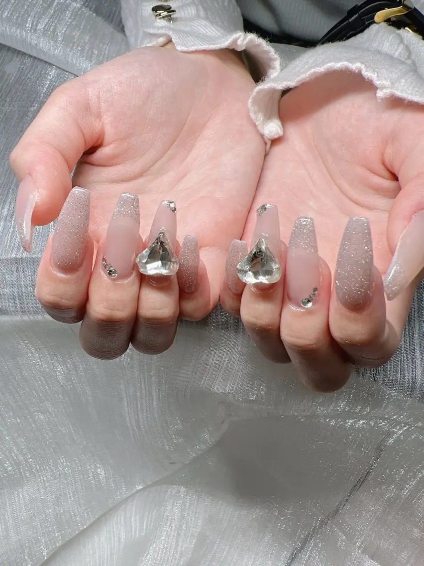 ネイル オーロラネイル チークネイル 長さ出し フットネイル フレンチネイル ハンドネイル Lee Nailsのネイルデザイン