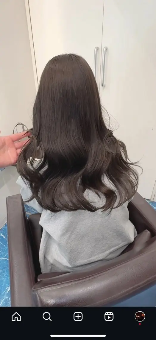 ロング 井上 彩加のヘアスタイル