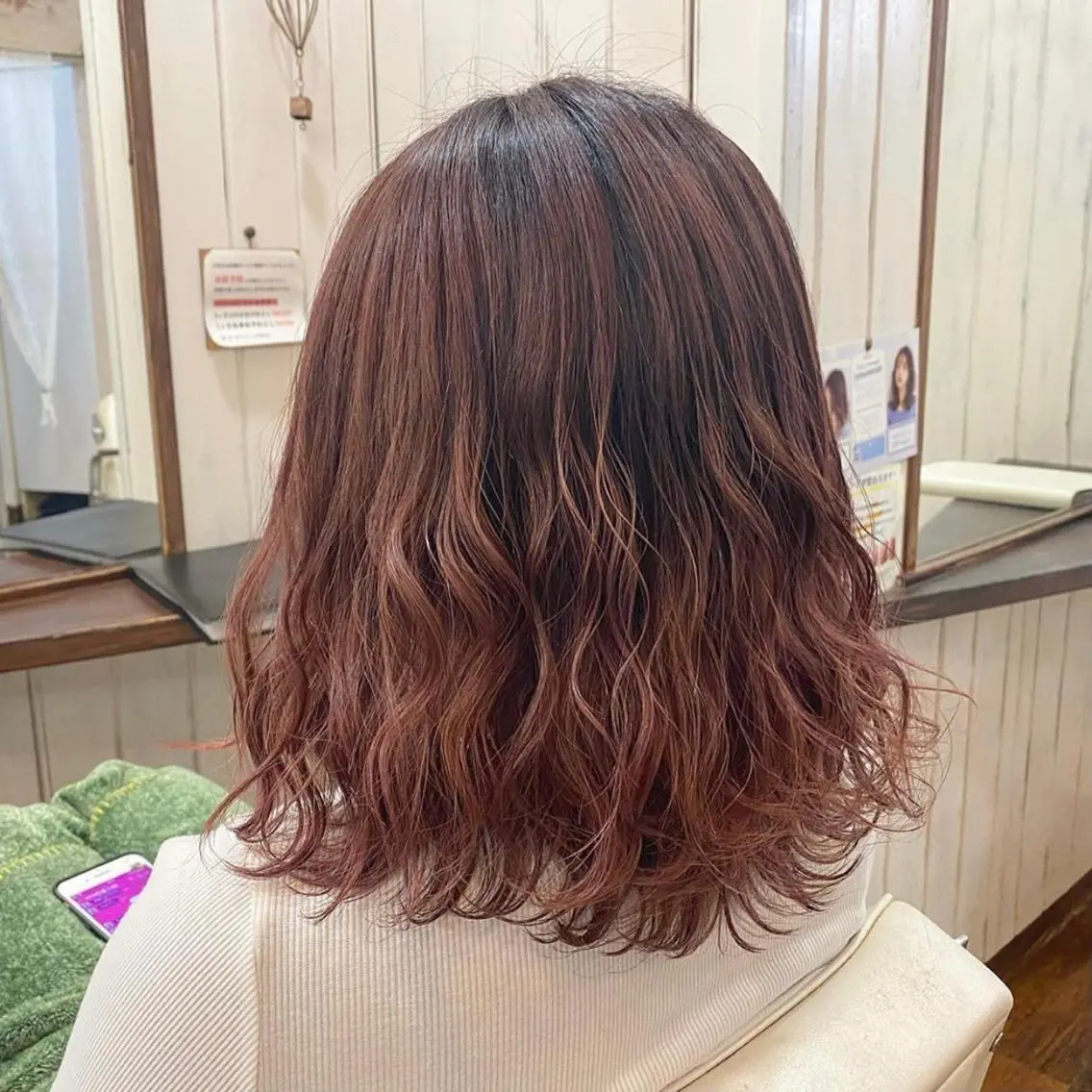 ミディアム LUSTY 長井明里のヘアスタイル