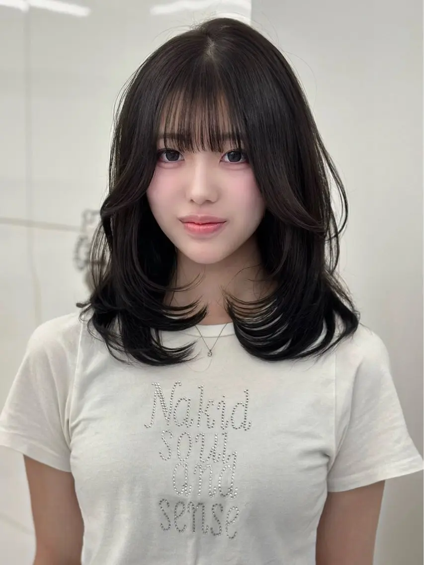 ミディアム カラー 大塚 真夕のヘアスタイル