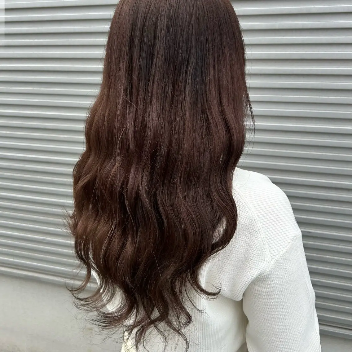 ロング カラー momb 折戸結菜のヘアスタイル