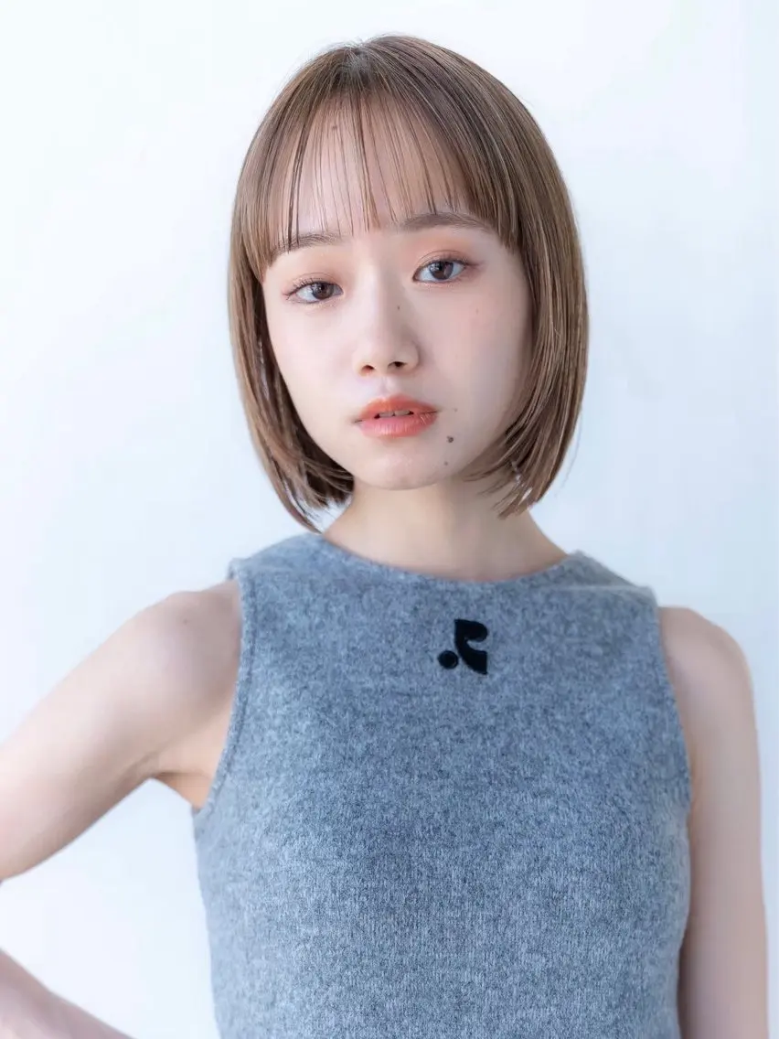ショート カラー ボブ 顔周りカット レイヤーカット 似合わせカット 小顔カット カット 渋谷/切りっぱなし レイヤー/ブリーチのヘアスタイル