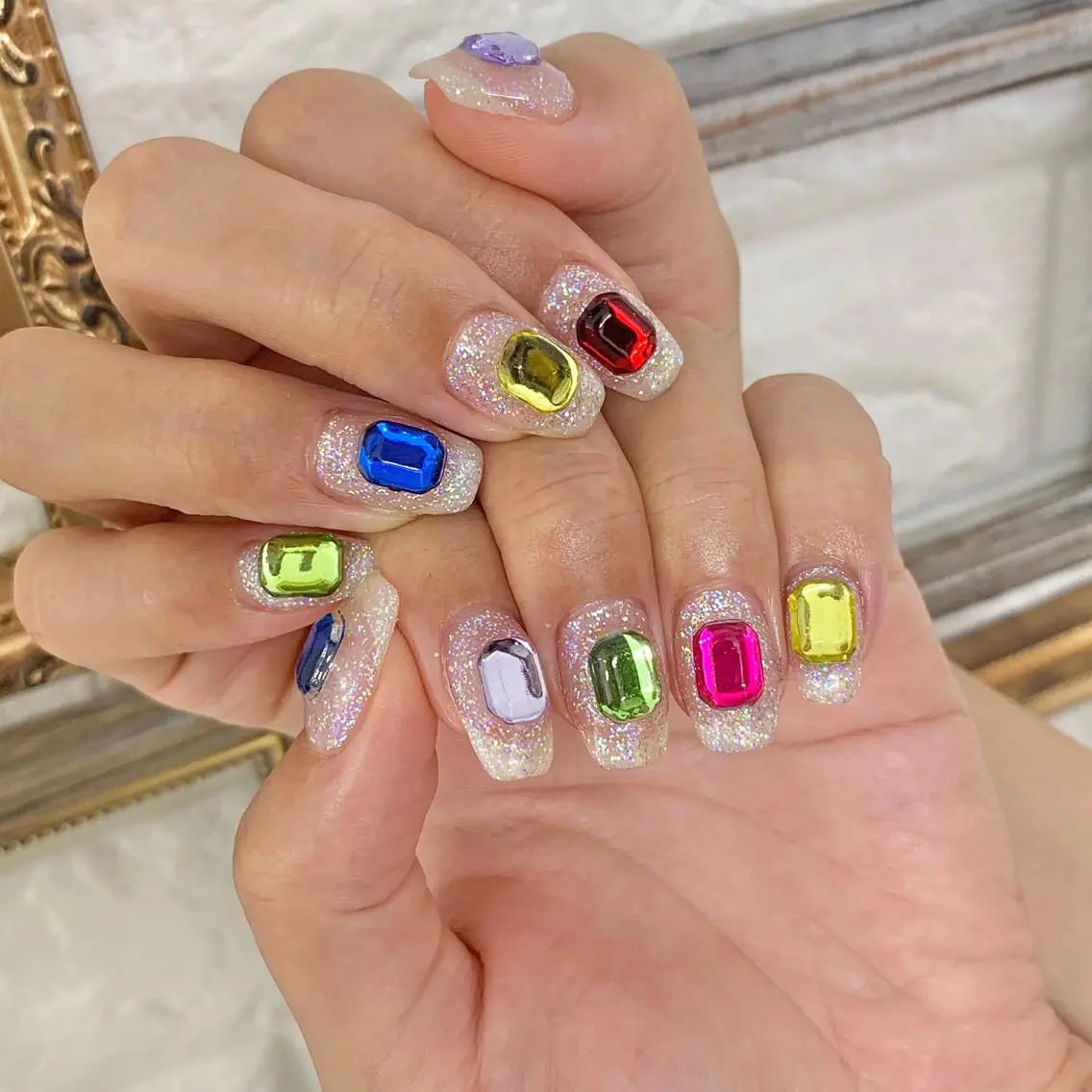 ネイル ストーンネイル 山田 真里のネイルデザイン