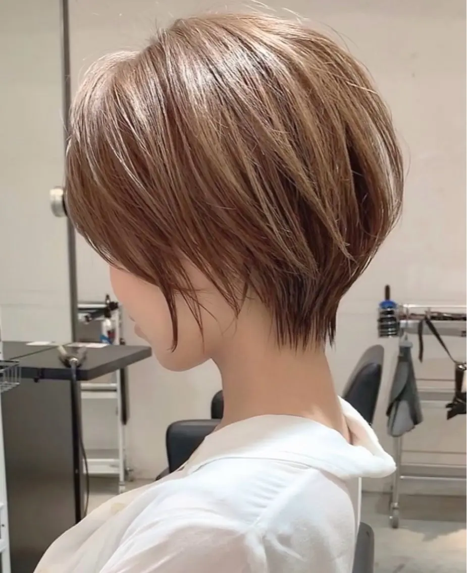 ショート るん ️💞のヘアスタイル