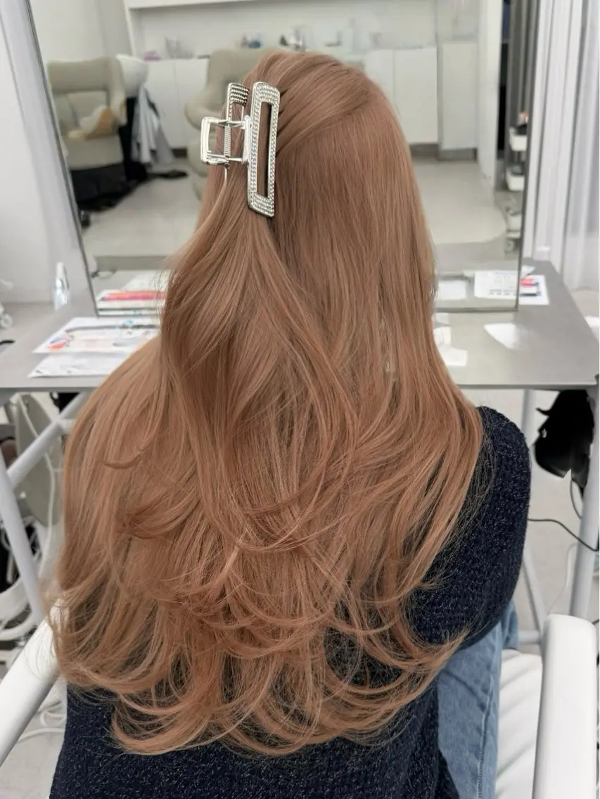ロング カラー 顔まわりの神様✨ 透明感カラー藤嶋秀幸のヘアスタイル