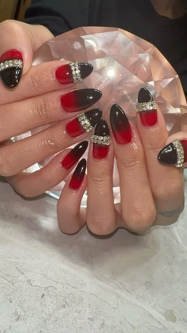 ネイル グラデーション 赤色 ハンドネイル with nail.のネイルデザイン