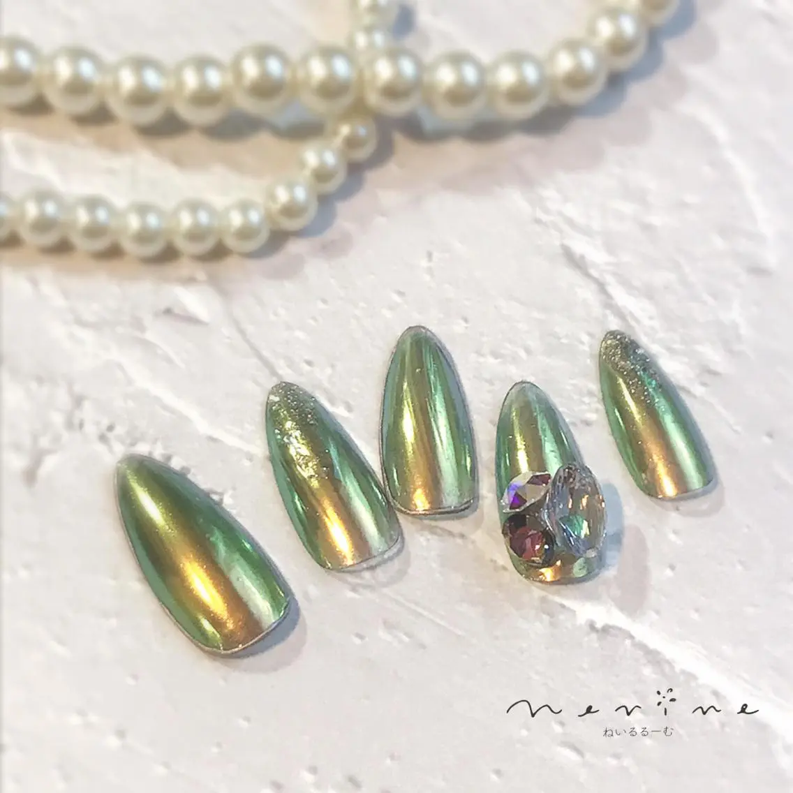 ネイル ミラーネイル NAILST Naomiのネイルデザイン