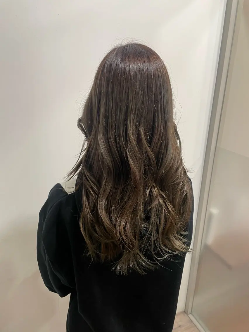 ロング オオシマ ミユのヘアスタイル