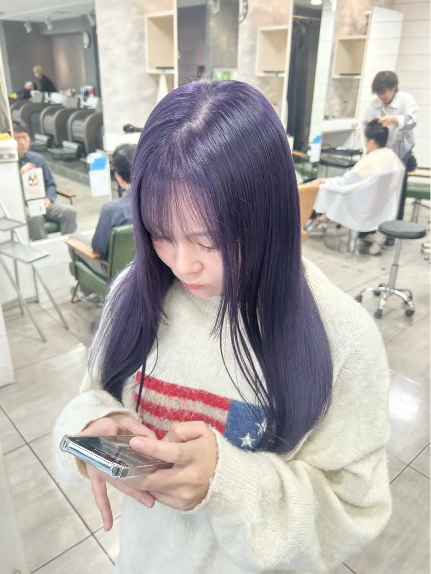 セミロング パープルカラー カット ヘアカラー レイヤー/艶髪カラー 森本くるみのヘアスタイル