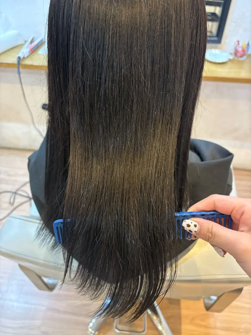ミディアム カット ヘアカラー トリートメント 韓国ヘアー🇰🇷 MIWAのヘアスタイル