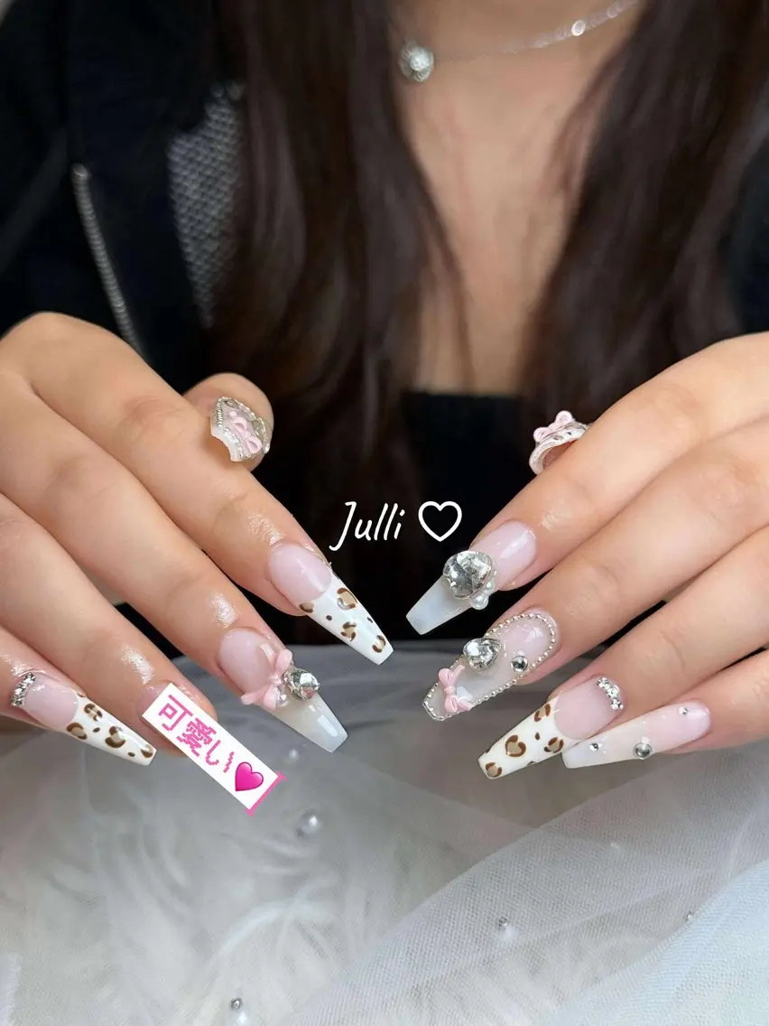 ネイル ボルドー ブラウン チークネイル ドット フットネイル Julli NailStudioのネイルデザイン