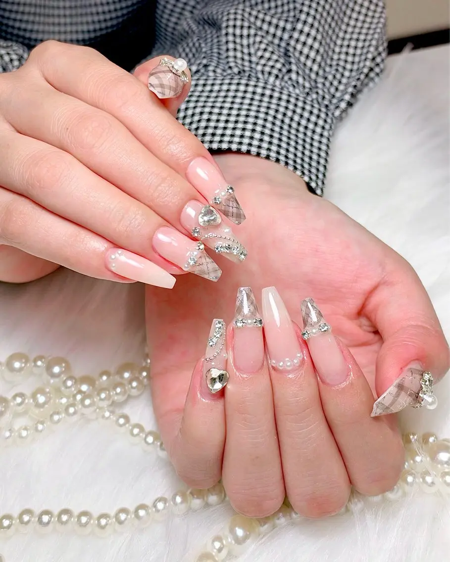 ネイル クリアネイル ドット フラッシュネイル フレンチネイル マグネットネイル ハンドネイル ハンドケア Aria Nail Beautyのネイルデザイン
