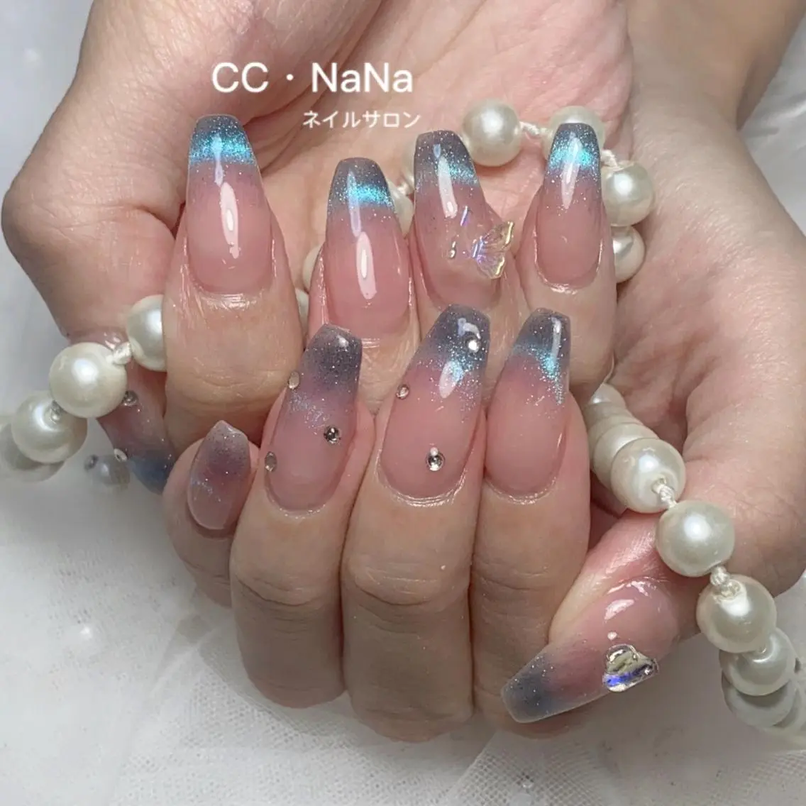ネイル チークネイル フラッシュネイル ハート キラキラネイル 韓国ネイル CC NaNa ワンホンネイル🌙Nのネイルデザイン