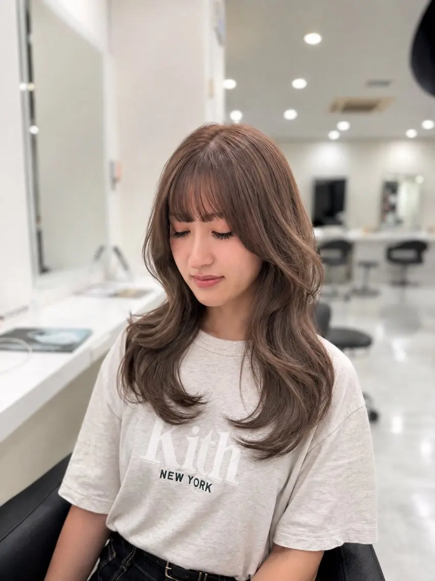 ロング ヘアカラー 透明感ベージュ×レイ ヤーカット🎀セナのヘアスタイル