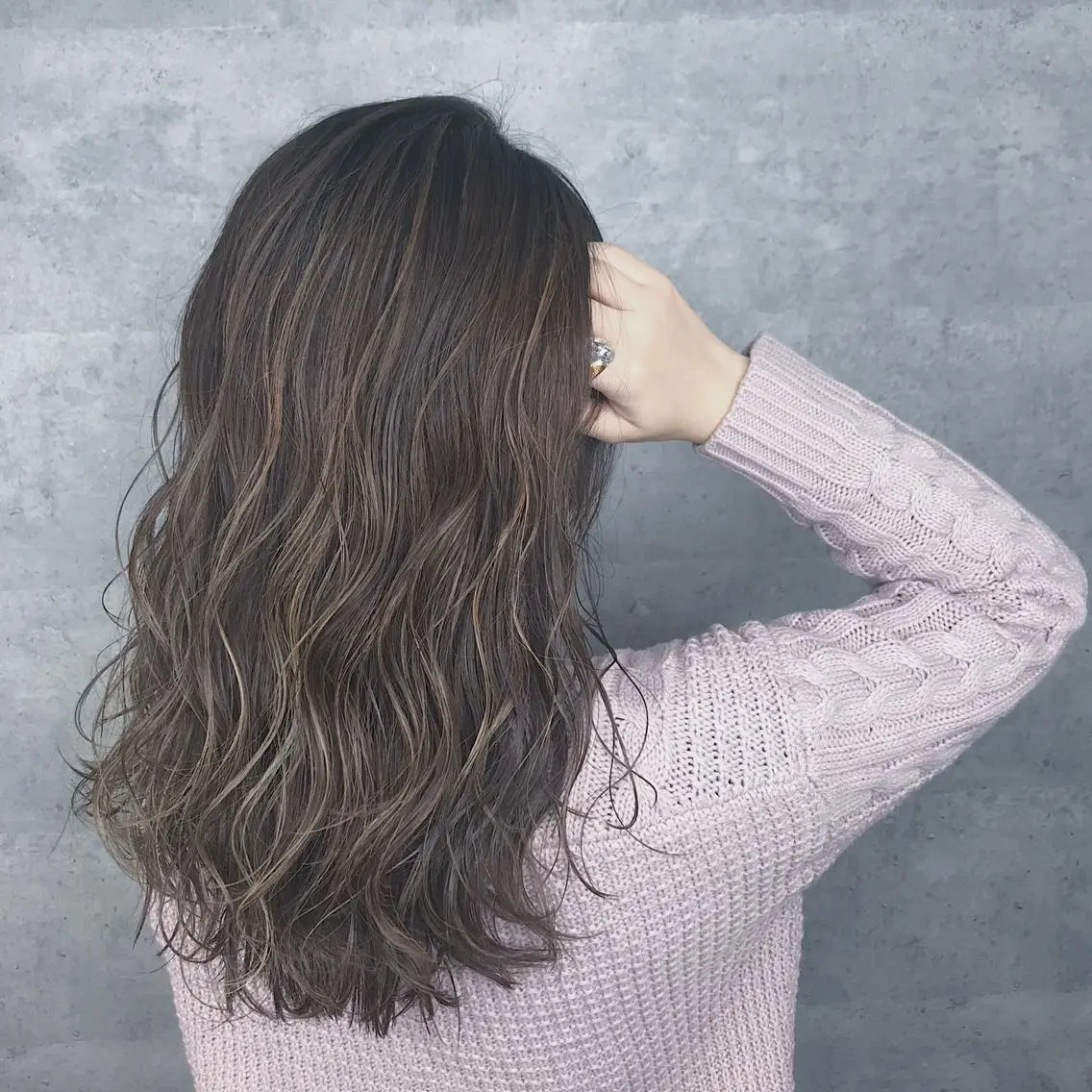 セミロング カラー _WHITE 天王寺のヘアスタイル