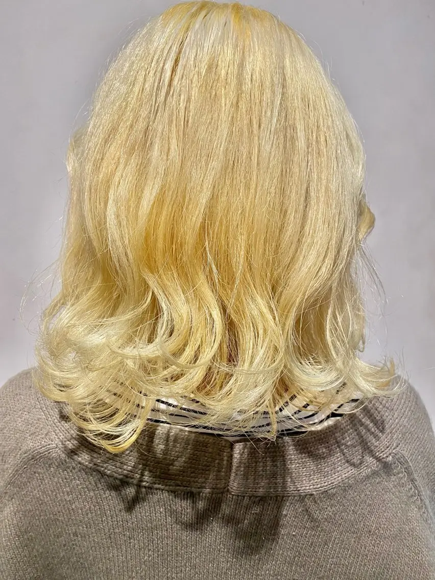 ミディアム カラー ブロンド カット ヘアカラー トリートメント 髪質改善 すずきひじりのヘアスタイル