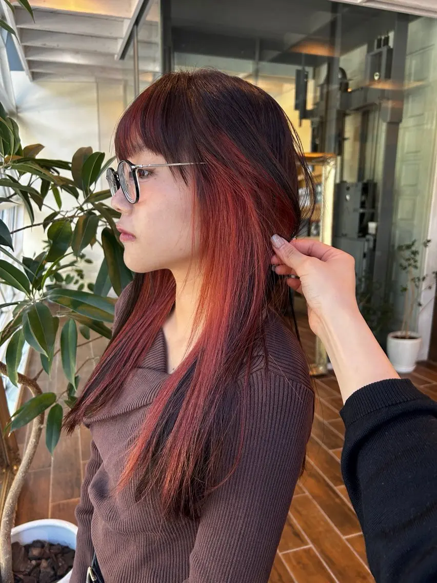 セミロング カラー セミロングパーマ 髪質改善 韓国風ヘア 縮毛矯正 ヘアカラー 西 優衣奈のヘアスタイル