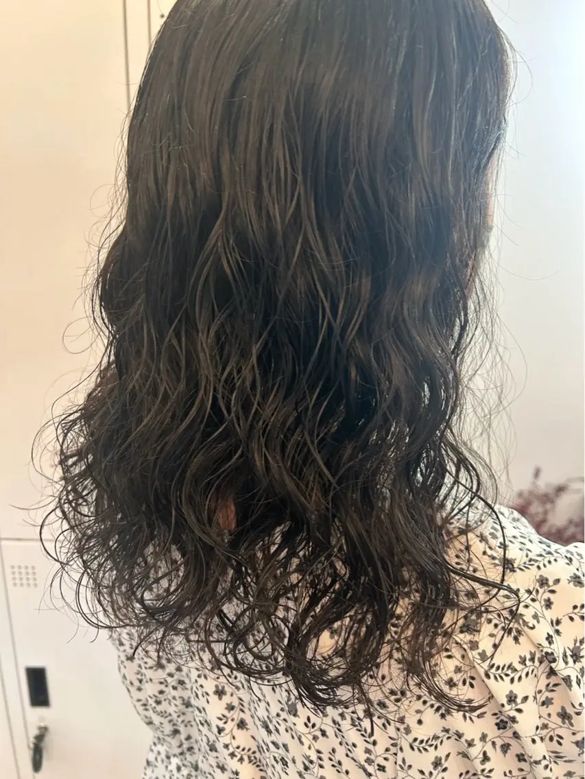 ロング パーマ パーマ レディースカット モデル/金川なづなのヘアスタイル